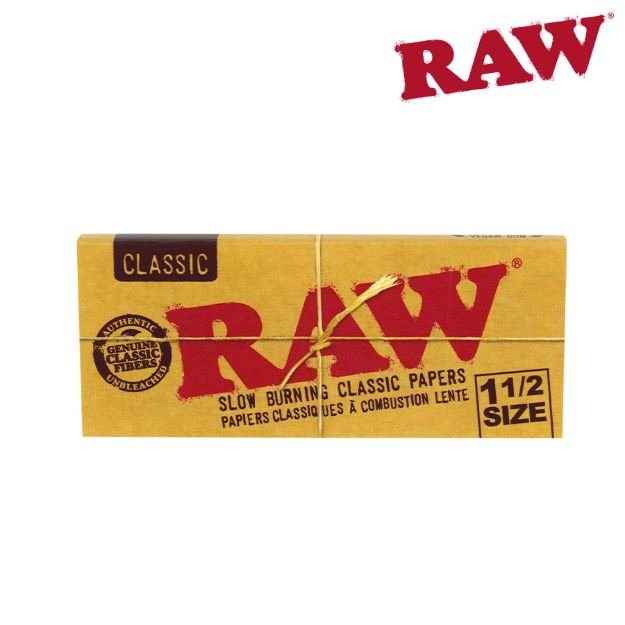 Raw Classic 1/2 Size Rolling Papers, Pack/33 - Box/25